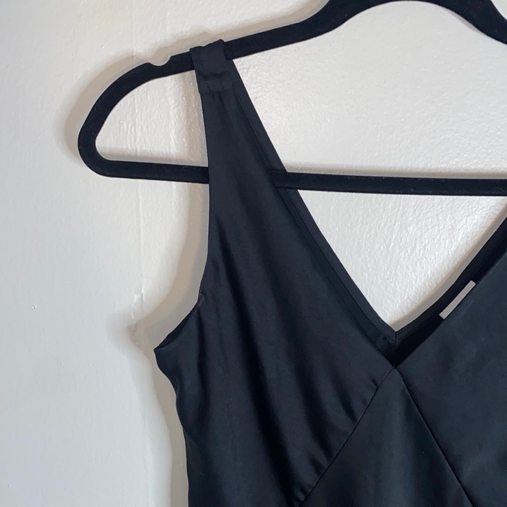 🎈NWT Beautiful Black V-Neck slip dress with slit up the side! - Picture 1 of 12